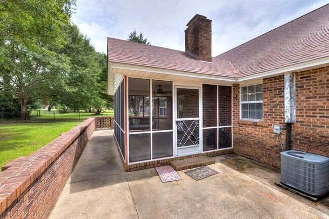 Foto del edificio - 15 Killarney Ln
