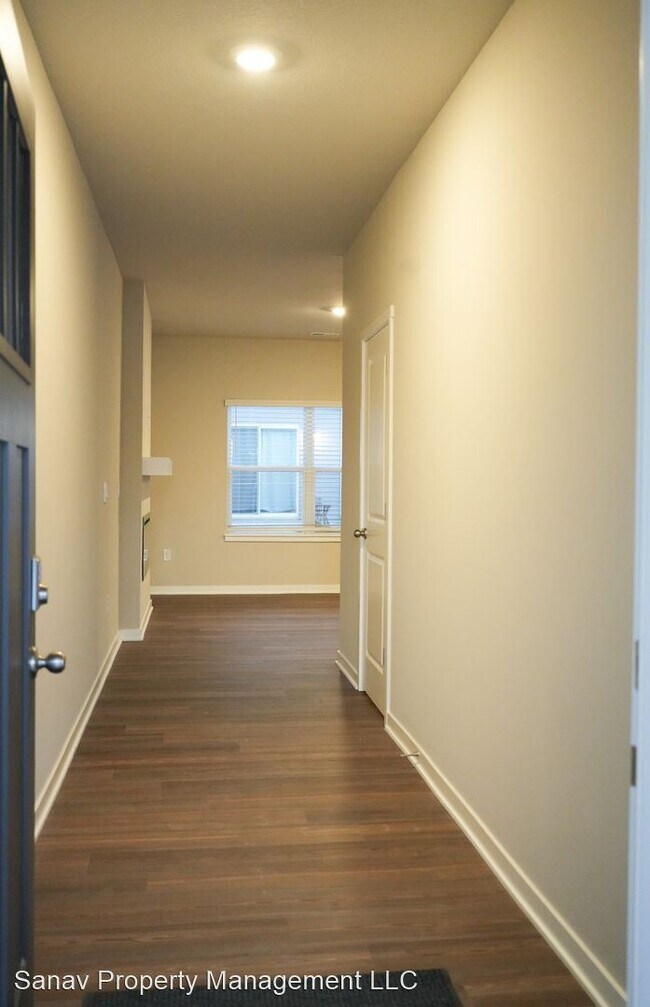 Building Photo - 3 br, 2.5 bath House - 3111 NW Cedarwood Ln