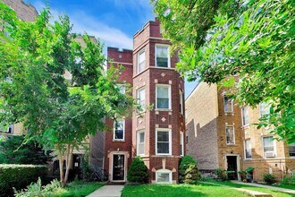 Building Photo - 5418 N Artesian Ave