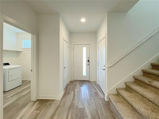 Foto del edificio - 2316 Clemence Ln