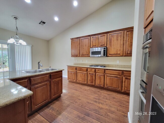 Building Photo - 8672 Blakely Ct