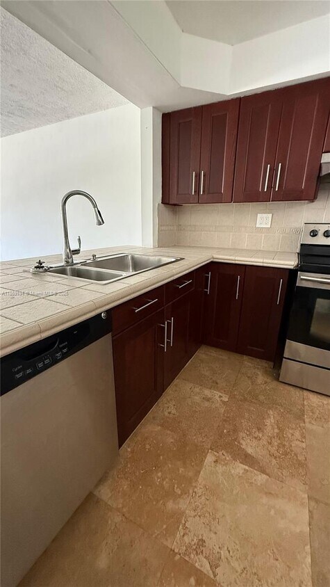 Foto principal - 1400 NE 191st St