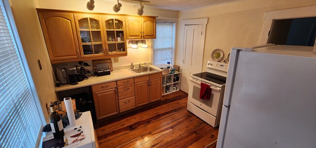 Kitchen - 33 Bridge St