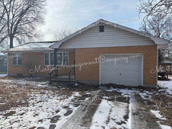 Building Photo - 1206 S Murray Ave