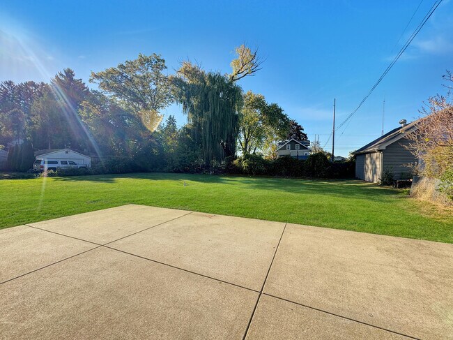 Foto del edificio - 4408 Shorehaven Ln