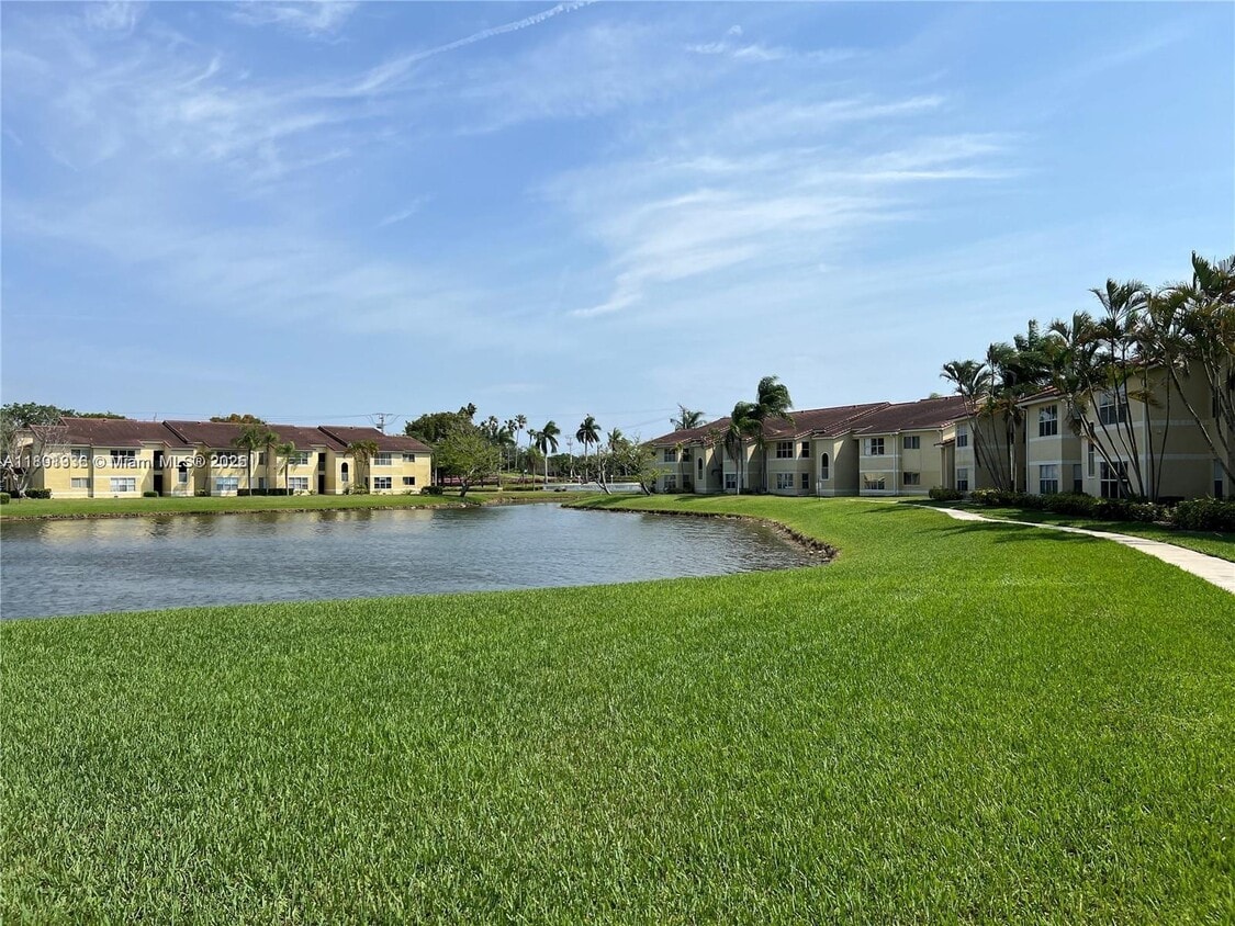 Primary Photo - 12510 Vista Isles Dr