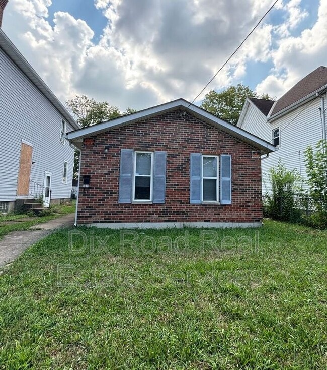 Building Photo - 1025 Heaton St