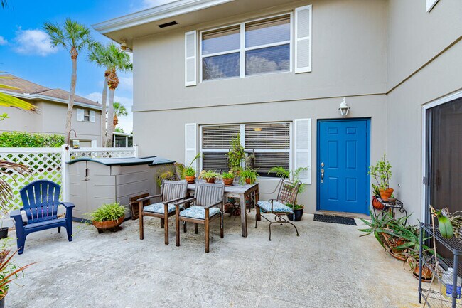 Building Photo - 3261 SW Sunset Trace Cir