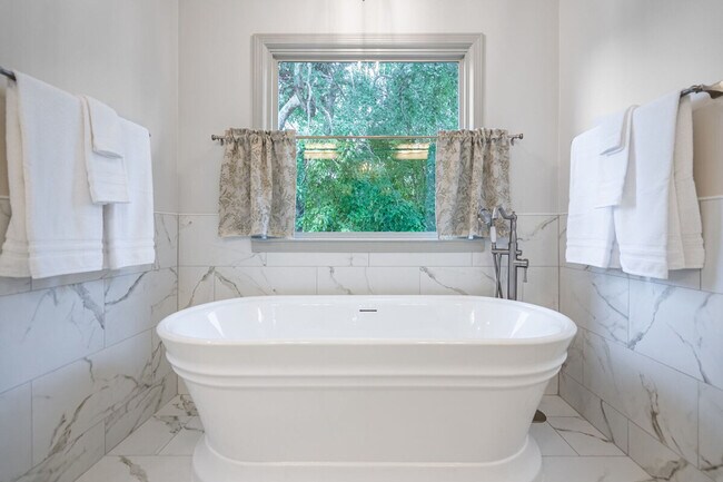 Foto del edificio - 171 Sugar Hill Rd