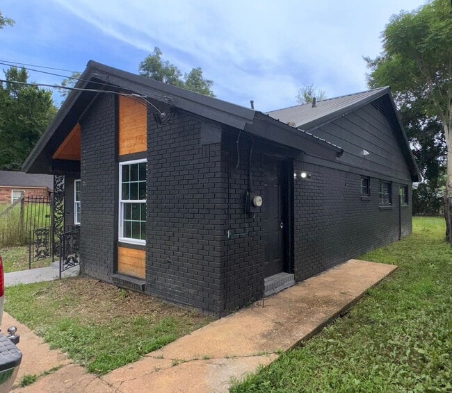 Building Photo - New Rental Opportunity in Memphis!