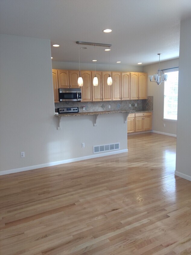 Foto principal - Magnificent and Spacious 2 bed/3 bath in G...