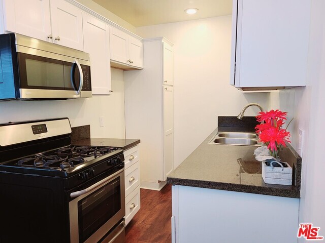 Primary Photo - 4019 W Magnolia Blvd