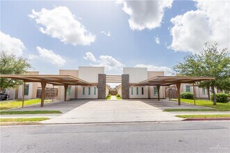 Building Photo - 15 Sabercat Ave