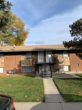 Building Photo - 1069 Ellen Cir