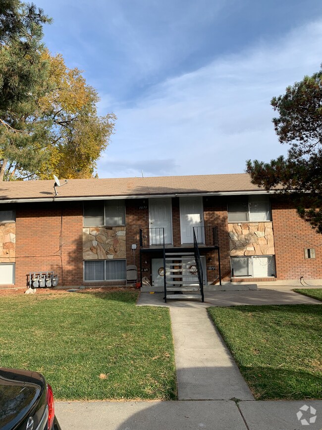 Building Photo - 1069 Ellen Cir