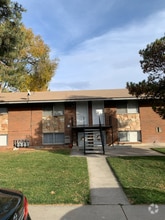 Building Photo - 1069 Ellen Cir
