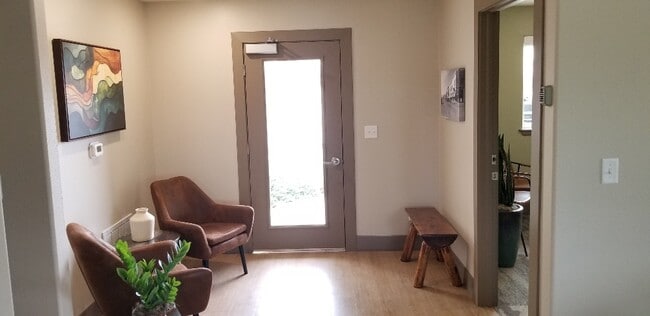 Building Photo - Rendezvous Apartments