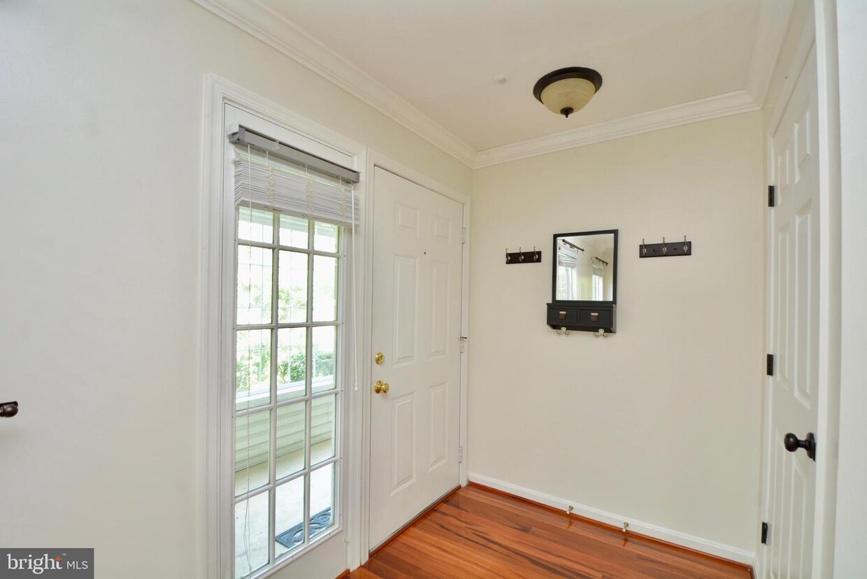 Primary Photo - 6603 Netties Ln