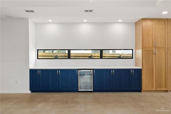 Foto del edificio - 35 Silverton Cir