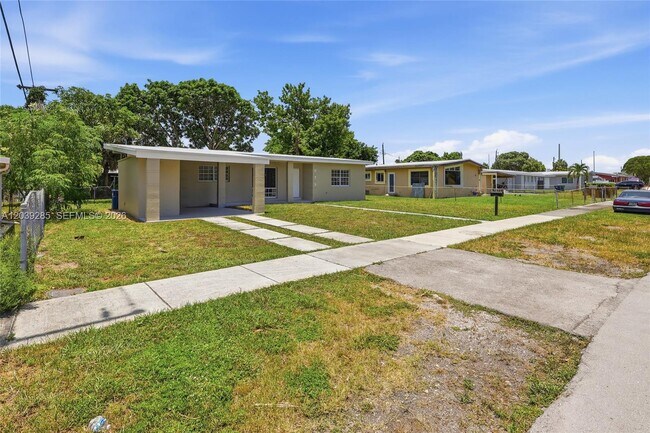Foto del edificio - 875 NW 168th Dr