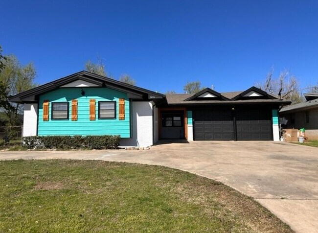 Building Photo - 5613 S Villa Ave