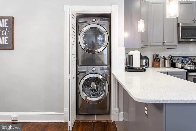 Building Photo - 113 N Patrick St