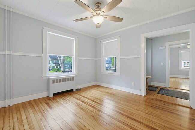 Building Photo - 63 Bancroft Park