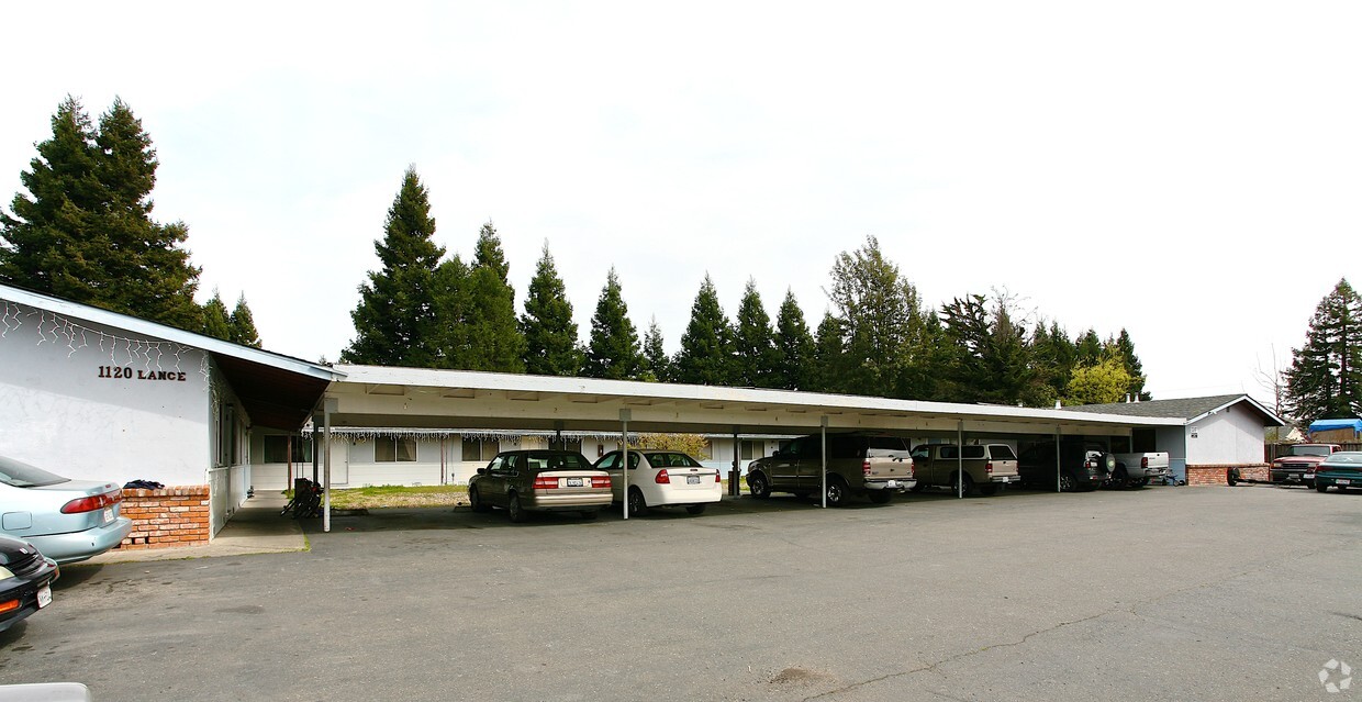 Building Photo - 1120 Lance Dr