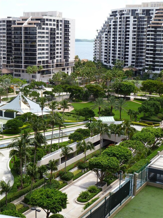 Foto del edificio - 901 Brickell Key Blvd