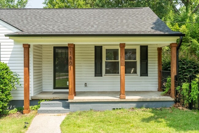 Building Photo - Charming 3BR/2BA Ranch in Prime Raleigh Lo...