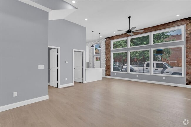 Building Photo - 3500 Magnolia Ave