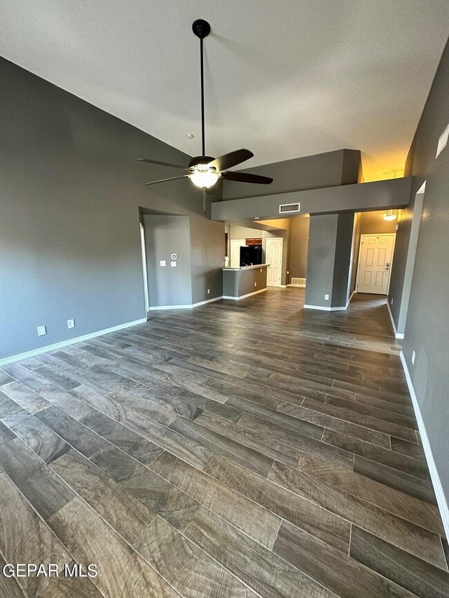 Building Photo - 624 Cancellare Ave