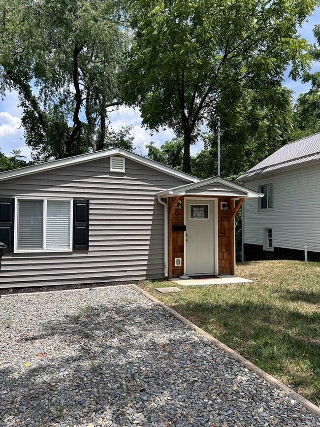 "Tiny" home offers one level living - WALK... - New "Tiny" home offers one level, minimali...