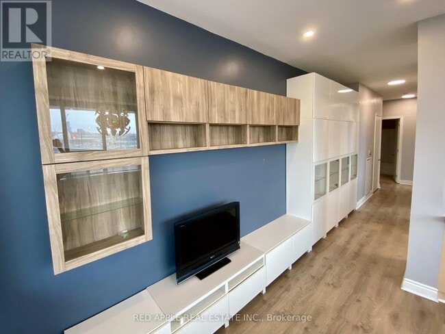 Building Photo - 797 Don Mills Rd.