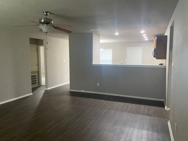 Foto del edificio - 501 Ridge Point Dr