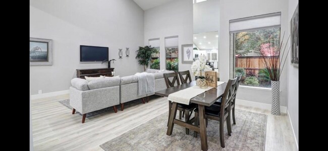 Foto del edificio - Spacious and beautiful 3 bedroom 2 bath ho...