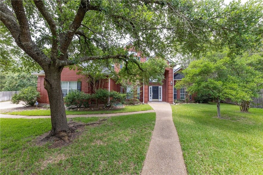 Foto principal - 4601 Valley Brook Circle Unit