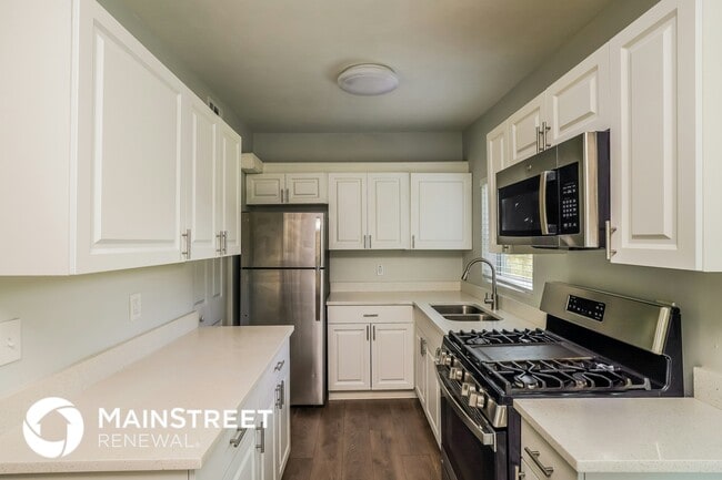 Building Photo - 107 Quintard Ave