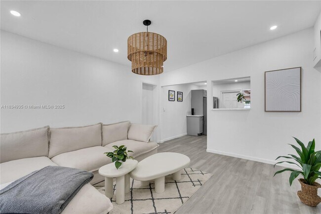 Foto del edificio - 3494 SW 56th Ave