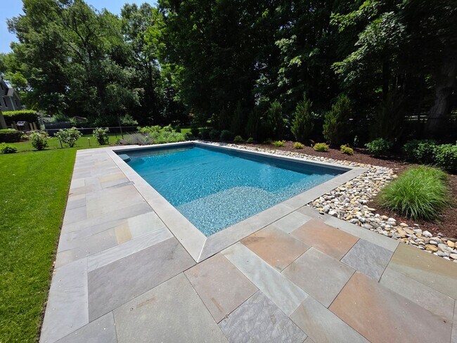 Foto del edificio - Luxury Living in Ridgewood