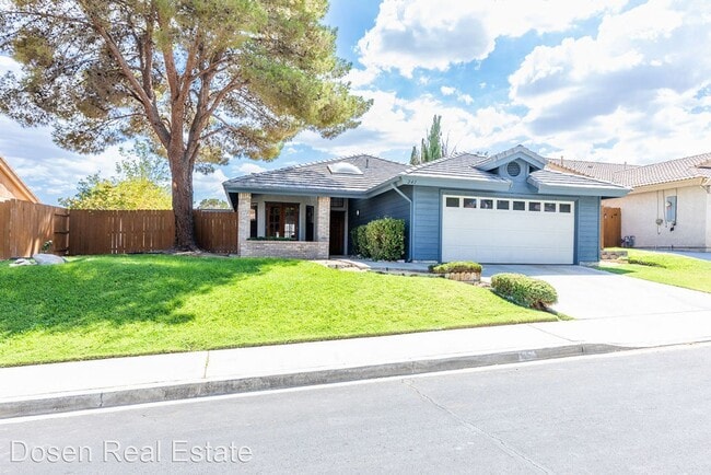 Building Photo - 3 br, 2 bath House - 241 Yellowstone Pl