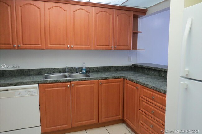 Foto del edificio - 6950 NW 186th St