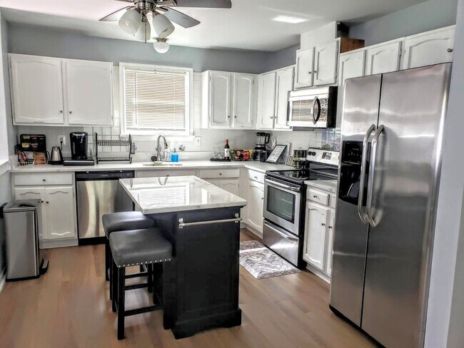 Building Photo - 202 Glen Rd