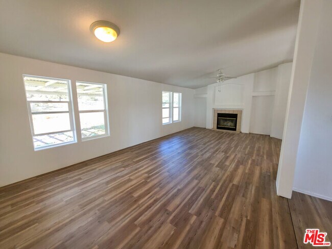 Foto del edificio - 25120 Charina Ln