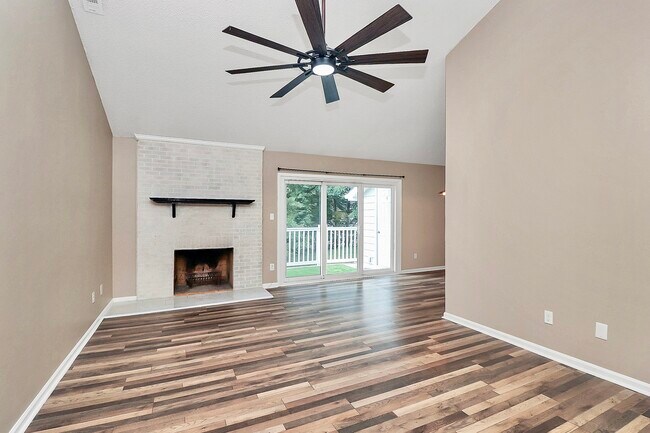 Foto del edificio - 9214 Kings Canyon Dr