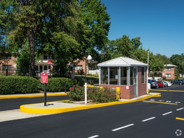 Foto del edificio - Campus Gardens