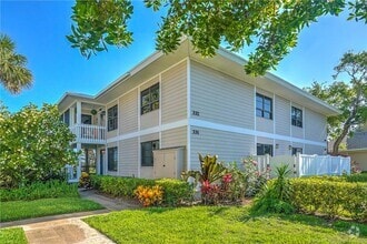 Building Photo - 331 Golfview Cir