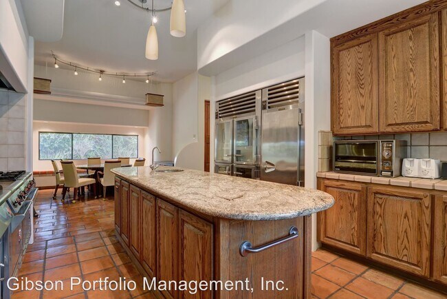 Building Photo - 3 br, 5 bath House - 813 Melville Avenue