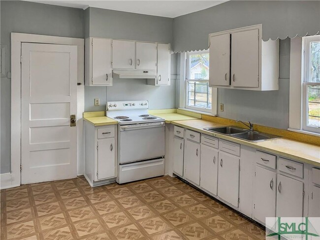 Building Photo - 4216 Montgomery St