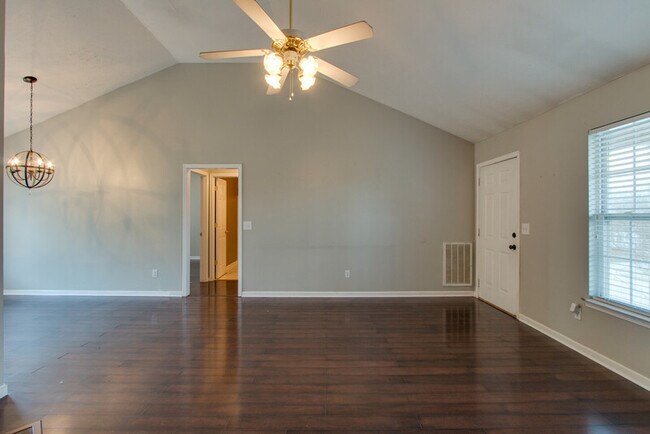 Building Photo - 1020 Saddlestone Dr